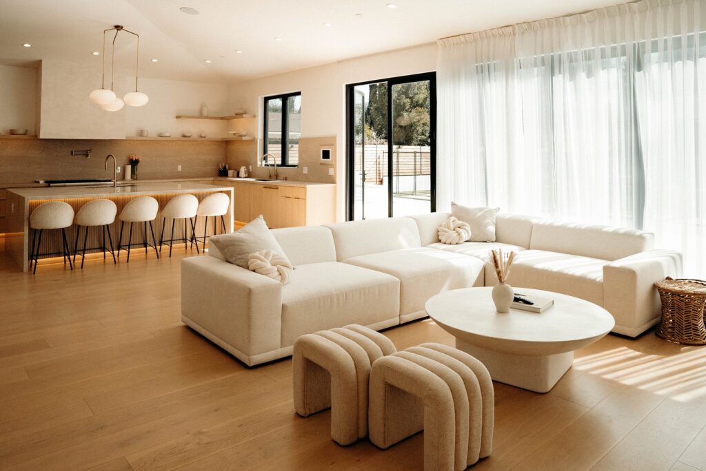 Home remodeling contractor in Santa Clarita: woodland hills custom home by RnD Builders